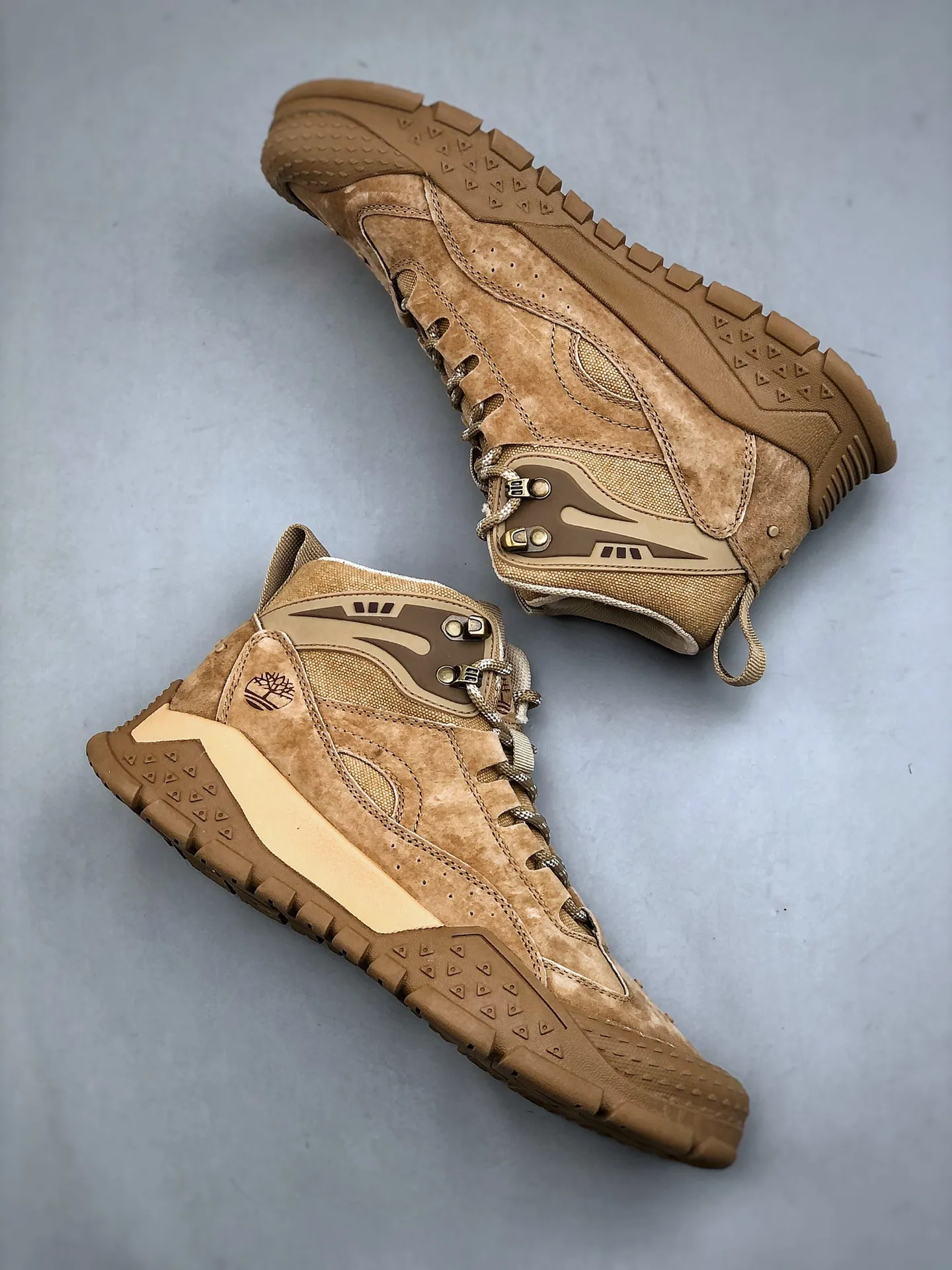 Local self-pickup💰560 Support store release New arrivals🚀Timberland Timberland outdoor mid-top casual Martin boots series Guangdong factory quality Original box original packaging The fabric is made of Italian 🇮🇹 top-grade frosted fine-grained cowhide with anti-odor and anti-corrosion genuine leather latex insoles to give you a perfect wearing experience High-quality and durable, a must-have for sportsmen Specially designed to handle handsomeness High-quality and first-class foot feel Size: 39 40 41 42 43 44 (leather shoe size)